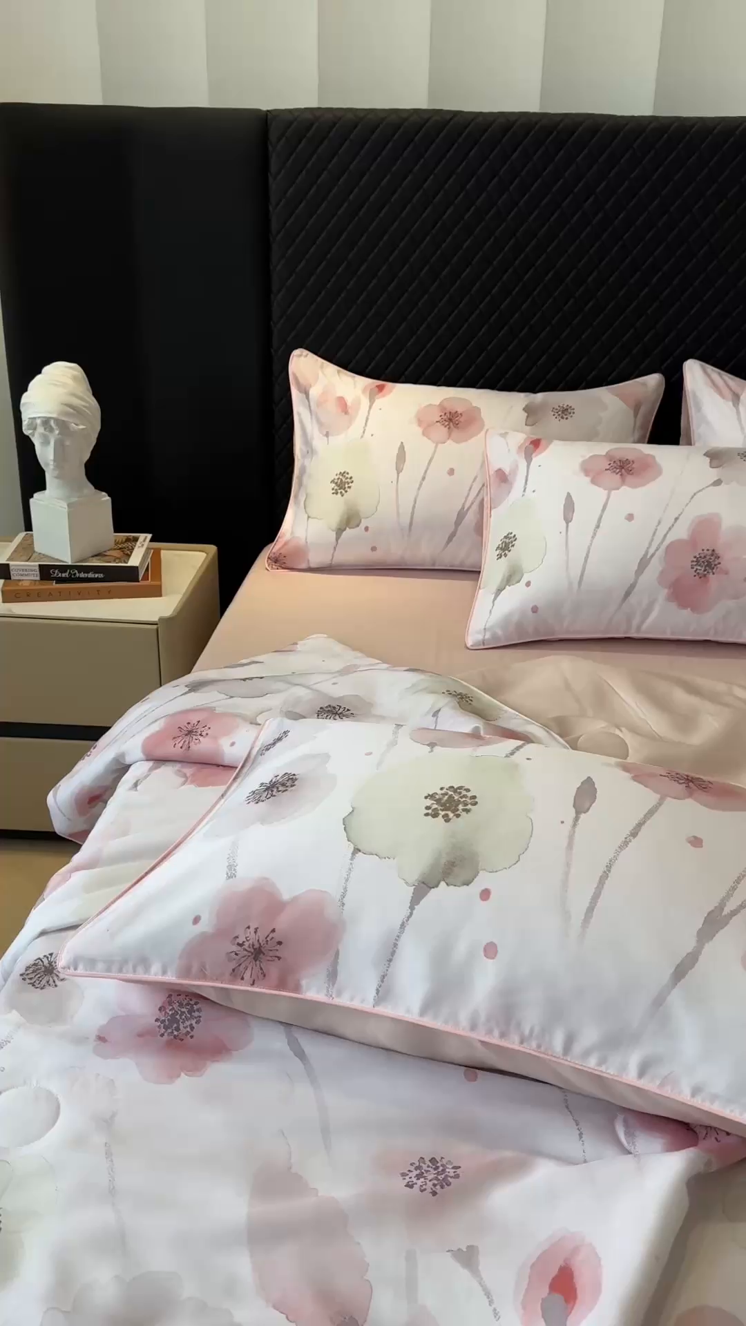 91家纺网 家纺一手货源 找家纺 芊寻家居 2025新款A类50支莱赛尔天丝数码印花夏被夏凉被空调被 花仙子粉