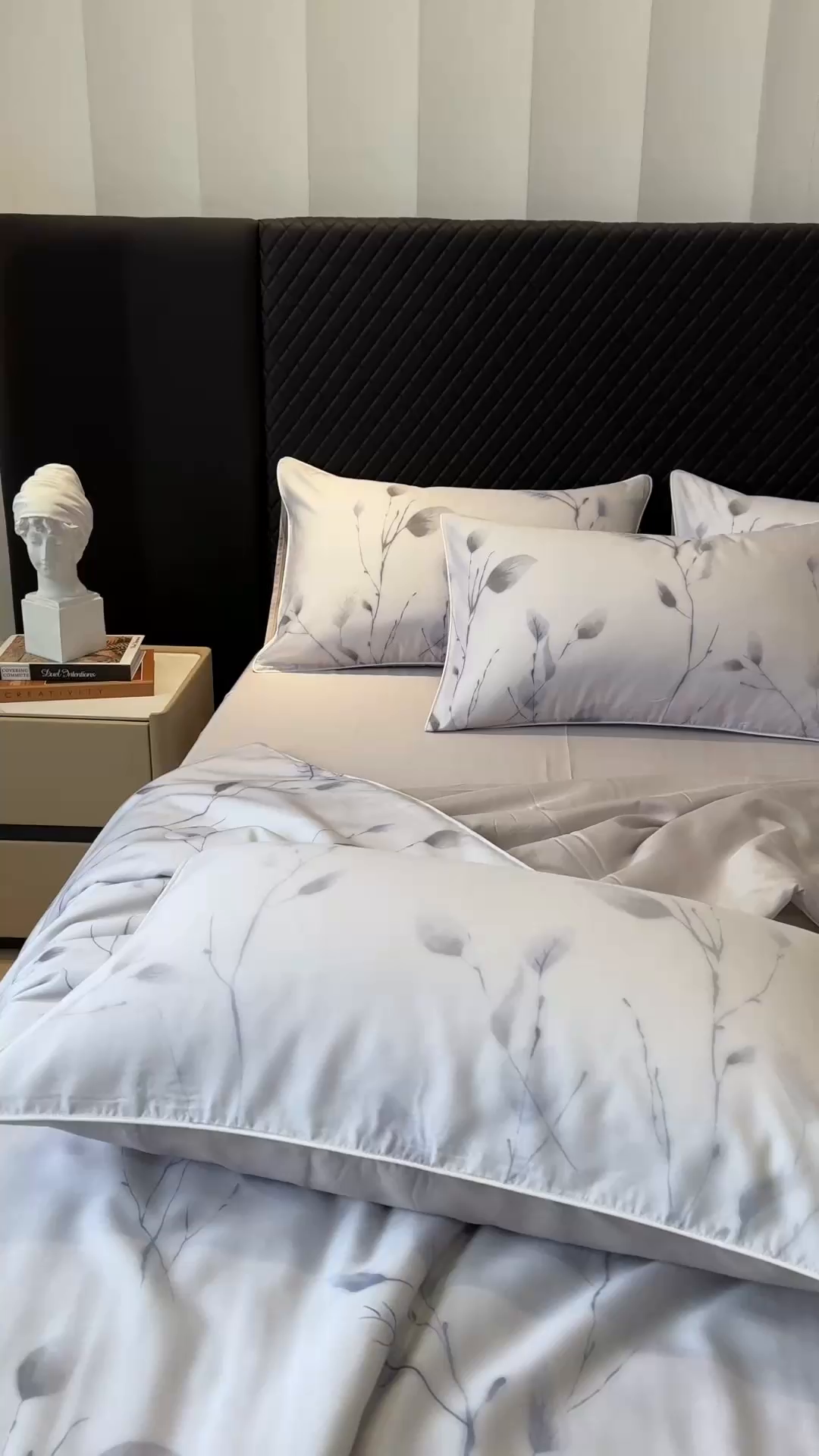 91家纺网 家纺一手货源 找家纺 芊寻家居 2025新款A类50支莱赛尔天丝数码印花夏被夏凉被空调被 静谧灰