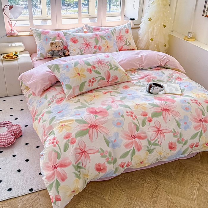 91家纺网 家纺一手货源 找家纺 芊寻家居 2025新款13372全棉印花系列四件套 朵琦