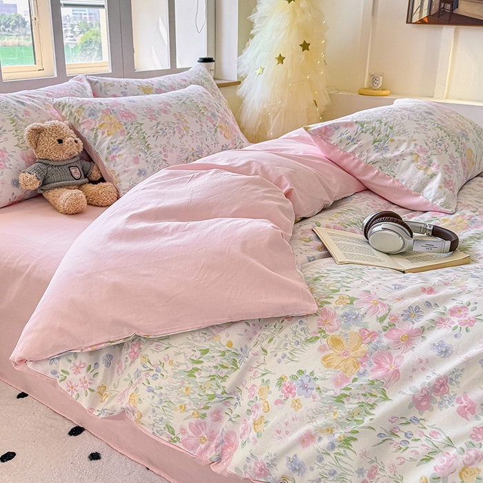 91家纺网 家纺一手货源 找家纺 芊寻家居 2025新款13372全棉印花系列四件套 花丛 粉