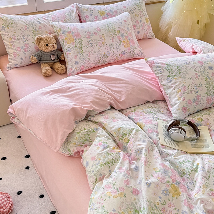 91家纺网 家纺一手货源 找家纺 芊寻家居 2025新款13372全棉印花系列四件套 花丛 粉