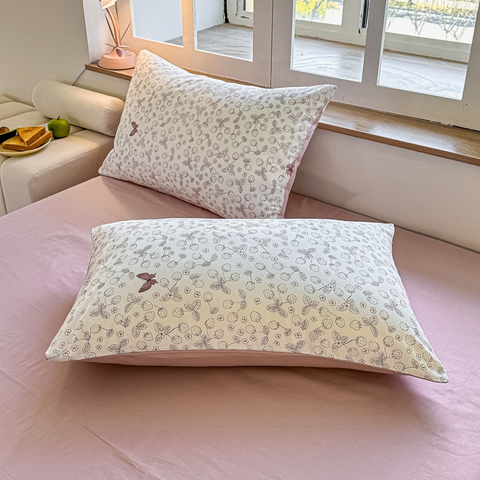 91家纺网 家纺一手货源 找家纺 芊寻家居 2025新款13372全棉印花系列四件套 幻蝶 粉