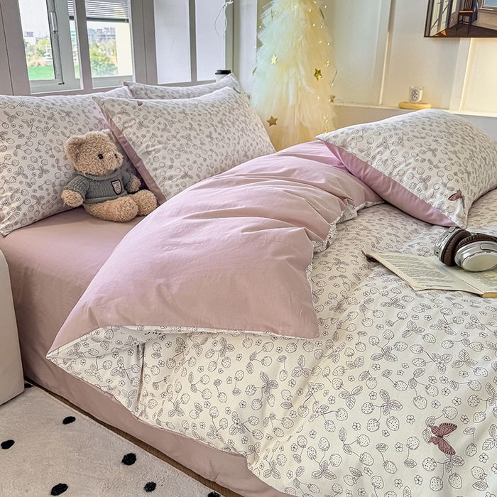 91家纺网 家纺一手货源 找家纺 芊寻家居 2025新款13372全棉印花系列四件套 幻蝶 粉