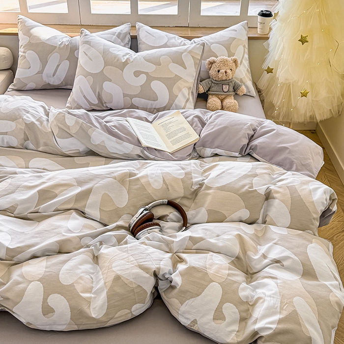 91家纺网 家纺一手货源 找家纺 芊寻家居 2025新款13372全棉印花系列四件套 小时代