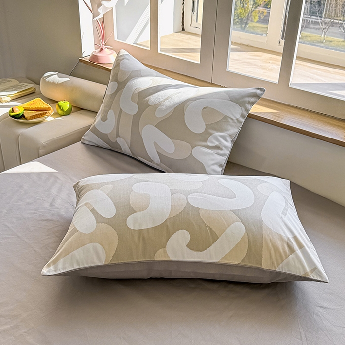 91家纺网 家纺一手货源 找家纺 芊寻家居 2025新款13372全棉印花系列四件套 小时代