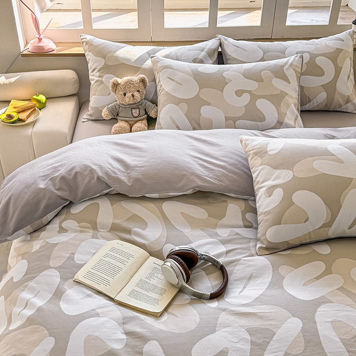 91家纺网 家纺一手货源 找家纺 芊寻家居 2025新款13372全棉印花系列四件套 小时代