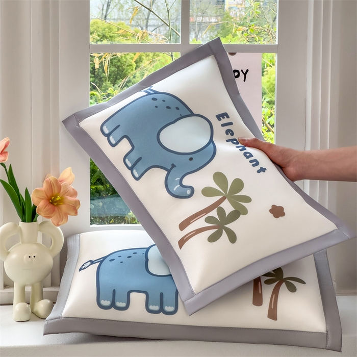 91家纺网 家纺一手货源 找家纺 兄弟坊 2025新款大版碳光冰丝儿童枕头午睡枕学生枕头枕芯幼儿园枕头枕套 冰丝枕头-丛林小象