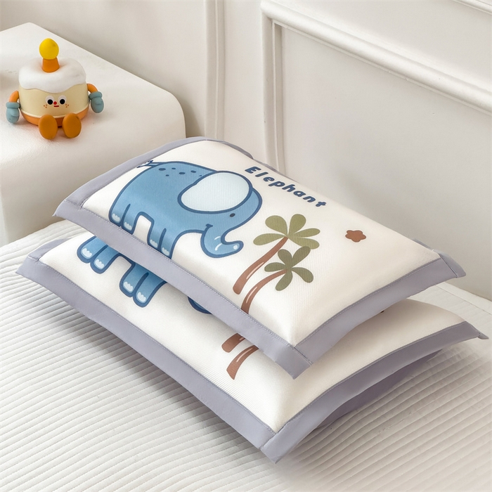 91家纺网 家纺一手货源 找家纺 兄弟坊 2025新款大版碳光冰丝儿童枕头午睡枕学生枕头枕芯幼儿园枕头枕套 冰丝枕头-丛林小象