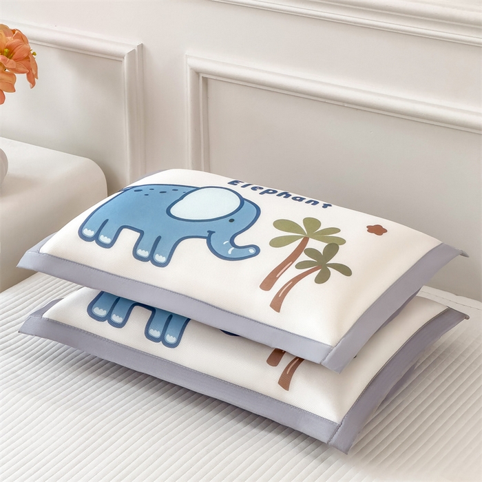 91家纺网 家纺一手货源 找家纺 兄弟坊 2025新款大版碳光冰丝儿童枕头午睡枕学生枕头枕芯幼儿园枕头枕套 冰丝枕头-丛林小象