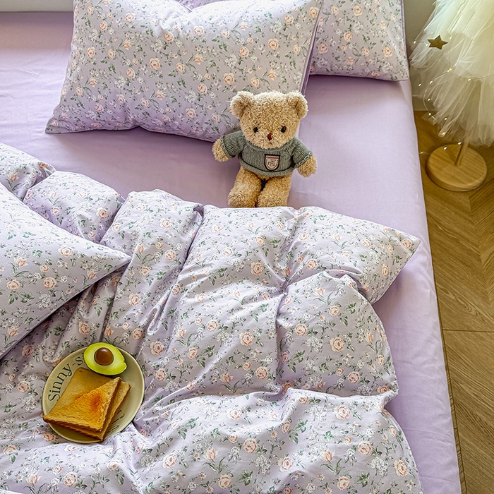 91家纺网 家纺一手货源 找家纺 芊寻家居 2025新款13372全棉印花系列单被套 茉莉清雨 紫