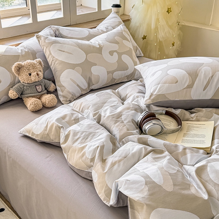 91家纺网 家纺一手货源 找家纺 芊寻家居 2025新款13372全棉印花系列单被套 小时代