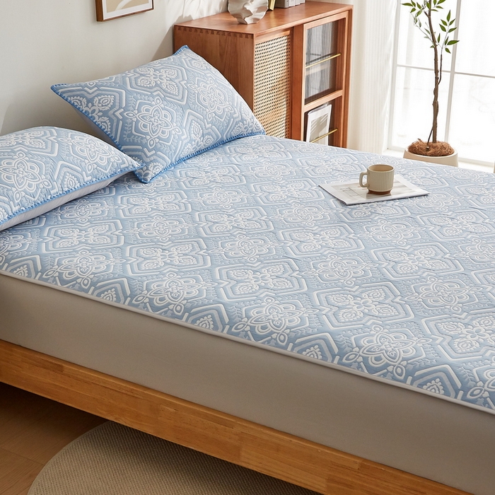 91家纺网 家纺一手货源 找家纺 梦镜家纺 2025新款A类针织双层纱床笠 花韵-薄雾蓝