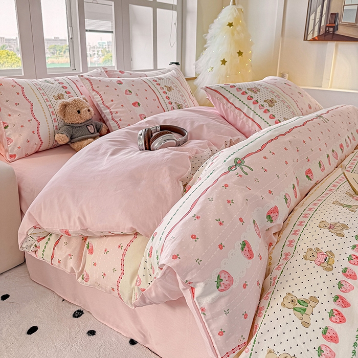 91家纺网 家纺一手货源 找家纺 芊寻家居 2025新款13372全棉印花系列单枕套 草莓甜心