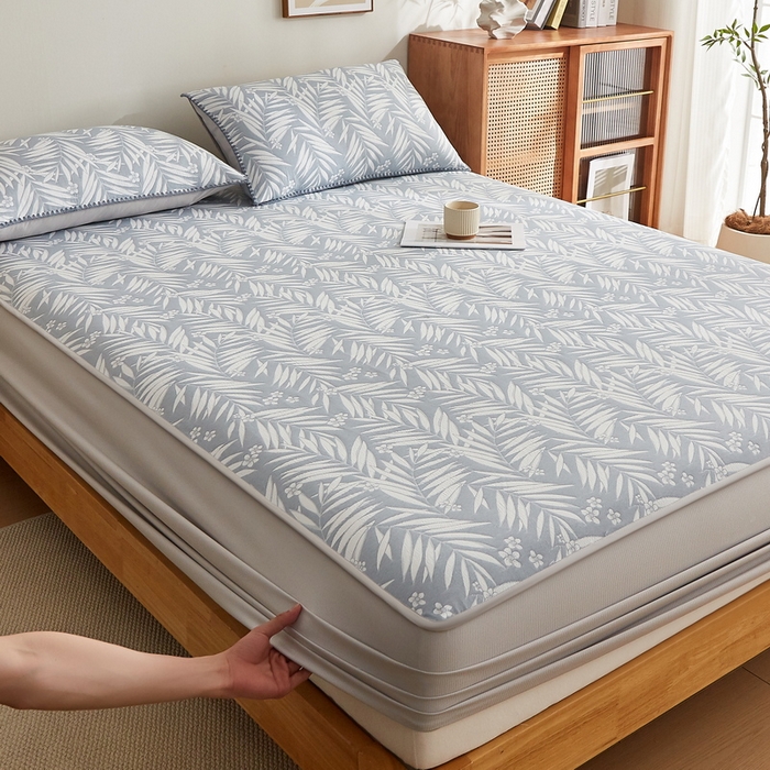 91家纺网 家纺一手货源 找家纺 梦镜家纺 2025新款A类针织双层纱床笠 细叶-浅蓝灰