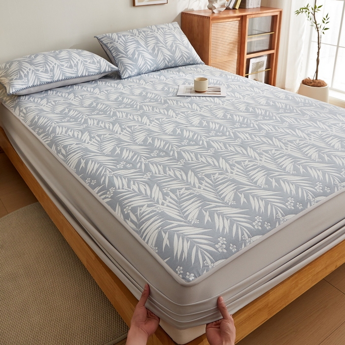 91家纺网 家纺一手货源 找家纺 梦镜家纺 2025新款A类针织双层纱床笠 细叶-浅蓝灰