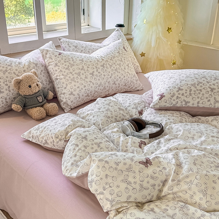 91家纺网 家纺一手货源 找家纺 芊寻家居 2025新款13372全棉印花系列单枕套 幻蝶 粉