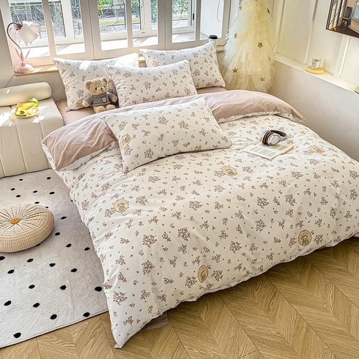 91家纺网 家纺一手货源 找家纺 芊寻家居 2025新款13372全棉印花系列单枕套 梦境女孩 米