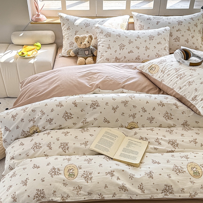 91家纺网 家纺一手货源 找家纺 芊寻家居 2025新款13372全棉印花系列单枕套 梦境女孩 米