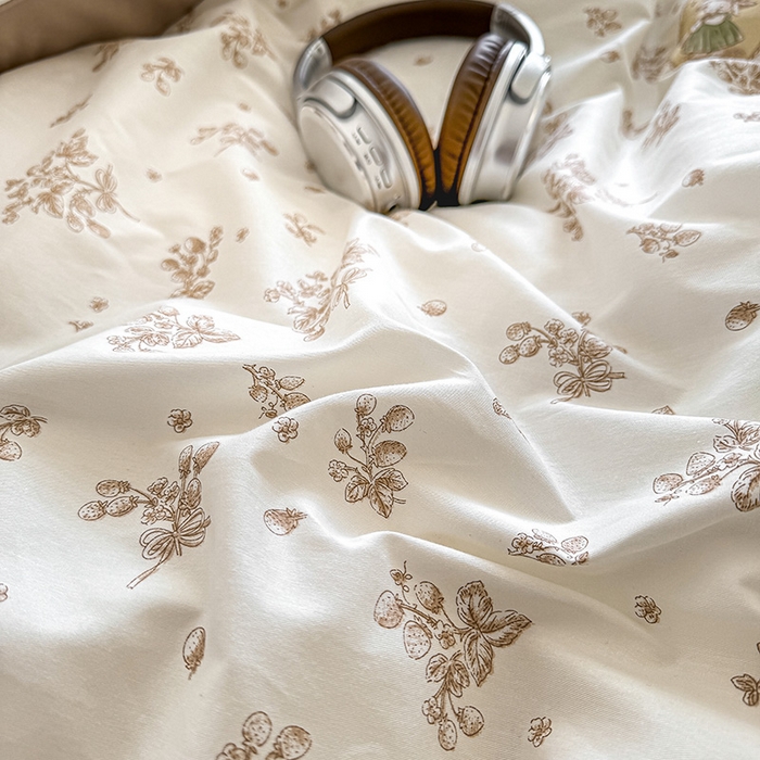 91家纺网 家纺一手货源 找家纺 芊寻家居 2025新款13372全棉印花系列单枕套 梦境女孩 米