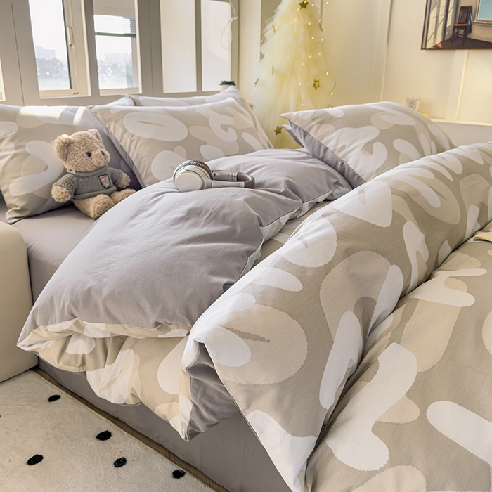 91家纺网 家纺一手货源 找家纺 芊寻家居 2025新款13372全棉印花系列单枕套 小时代