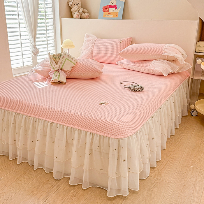 91家纺网 家纺一手货源 找家纺 蓝邻家纺 2025春夏新款PE提花雪纺+绣花花边凉席席子 夏花-粉