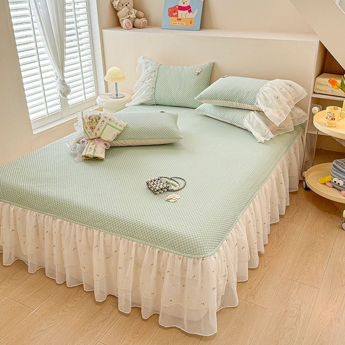 91家纺网 家纺一手货源 找家纺 蓝邻家纺 2025春夏新款PE提花雪纺+绣花花边凉席席子 夏花-绿