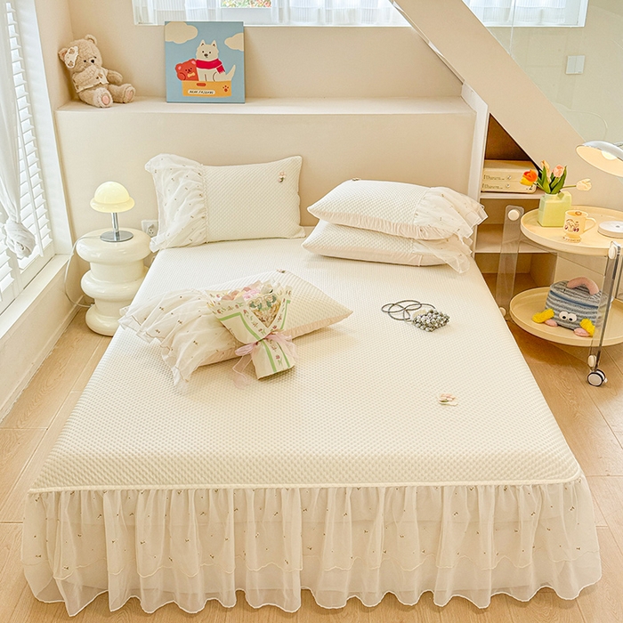 91家纺网 家纺一手货源 找家纺 蓝邻家纺 2025春夏新款PE提花雪纺+绣花花边凉席席子 夏花-米白