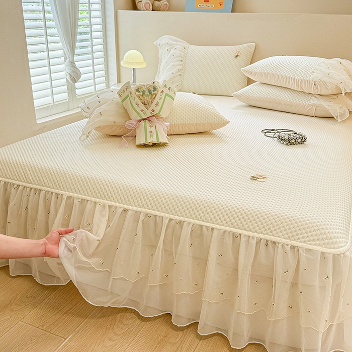 91家纺网 家纺一手货源 找家纺 蓝邻家纺 2025春夏新款PE提花雪纺+绣花花边凉席席子 夏花-米白