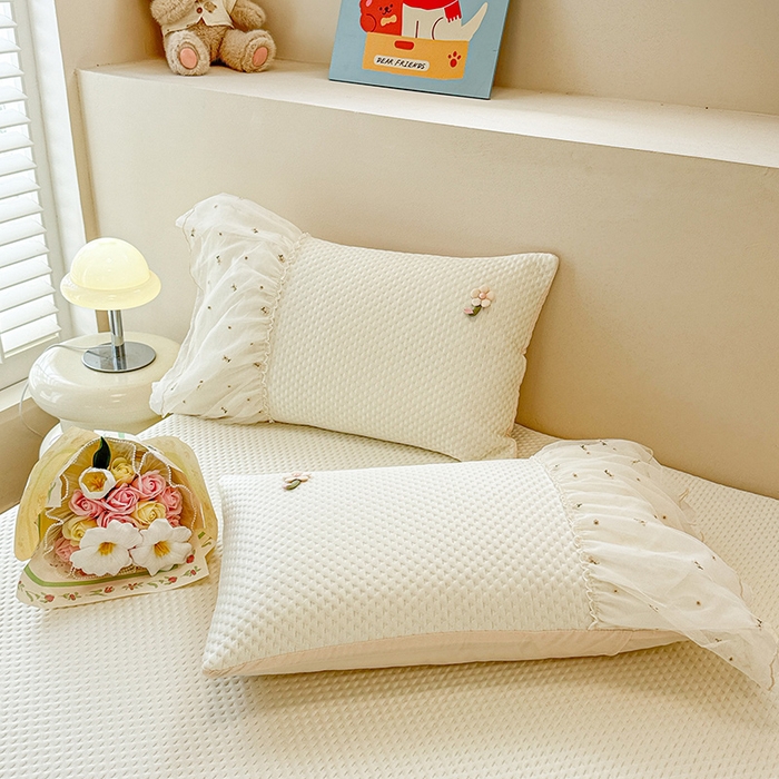 91家纺网 家纺一手货源 找家纺 蓝邻家纺 2025春夏新款PE提花雪纺+绣花花边凉席席子 夏花-米白