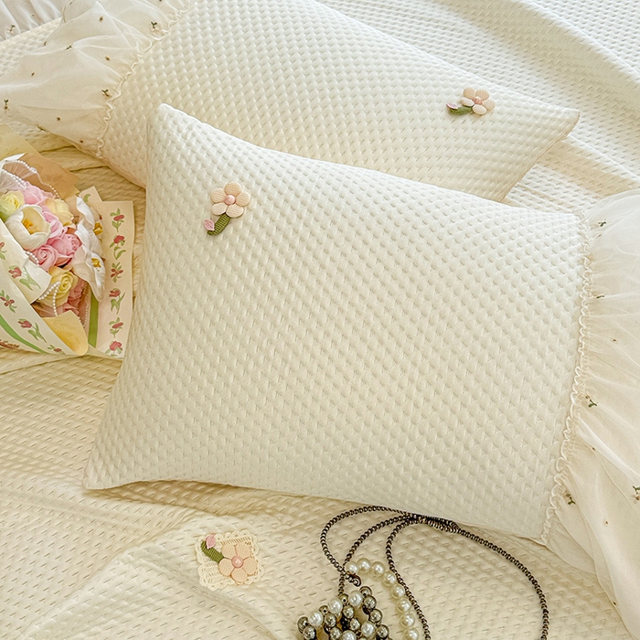 91家纺网 家纺一手货源 找家纺 蓝邻家纺 2025春夏新款PE提花雪纺+绣花花边凉席席子 夏花-米白