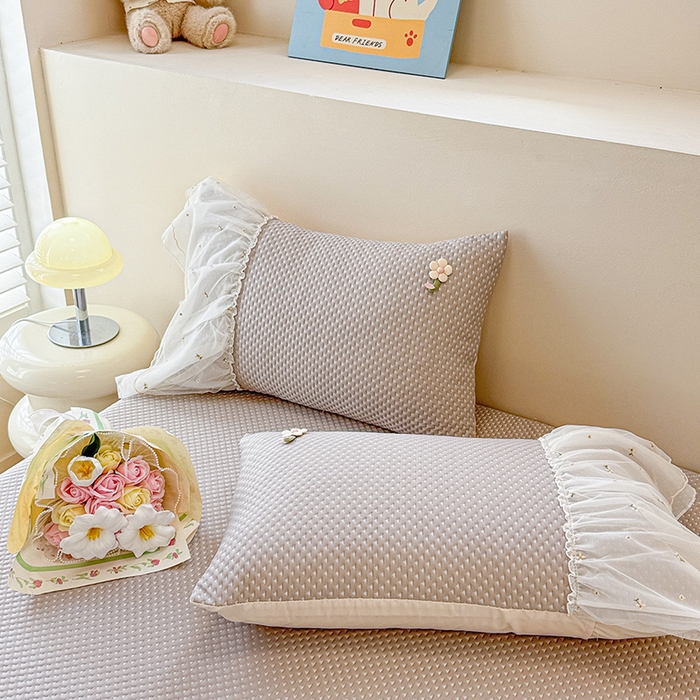 91家纺网 家纺一手货源 找家纺 蓝邻家纺 2025春夏新款PE提花雪纺+绣花花边凉席席子 夏花-米灰