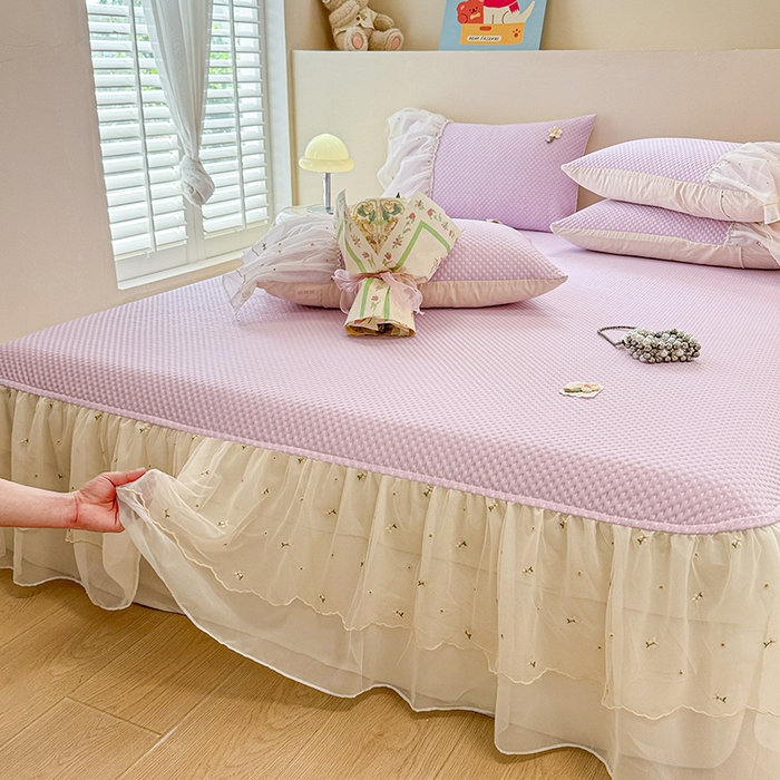 91家纺网 家纺一手货源 找家纺 蓝邻家纺 2025春夏新款PE提花雪纺+绣花花边凉席席子 夏花-紫