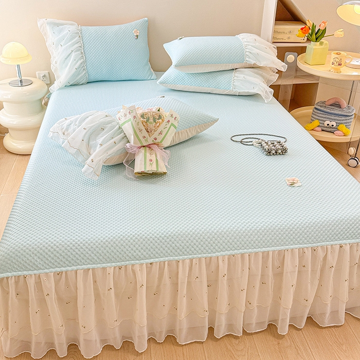 91家纺网 家纺一手货源 找家纺 蓝邻家纺 2025春夏新款PE提花雪纺+绣花花边凉席席子 夏花-蓝