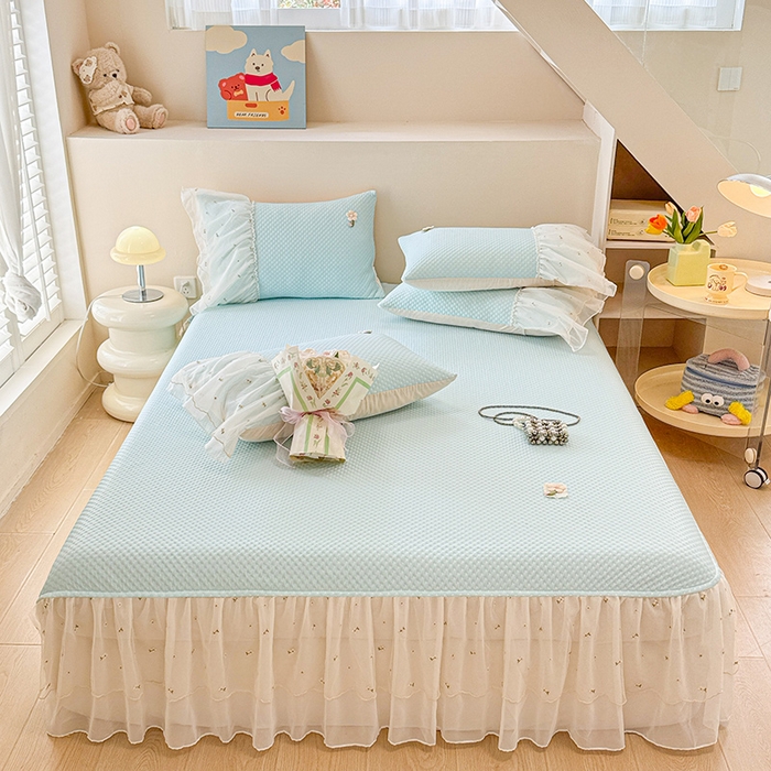 91家纺网 家纺一手货源 找家纺 蓝邻家纺 2025春夏新款PE提花雪纺+绣花花边凉席席子 夏花-蓝