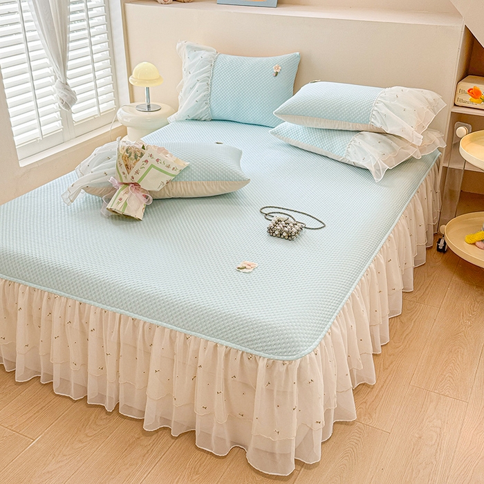 91家纺网 家纺一手货源 找家纺 蓝邻家纺 2025春夏新款PE提花雪纺+绣花花边凉席席子 夏花-蓝