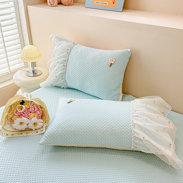 91家纺网 家纺一手货源 找家纺 蓝邻家纺 2025春夏新款PE提花雪纺+绣花花边凉席席子 夏花-蓝