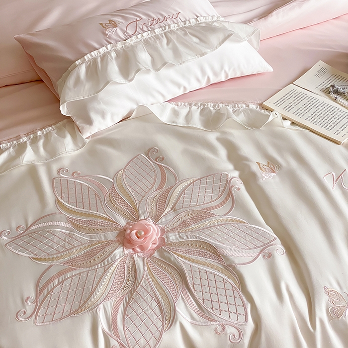 91家纺网 家纺一手货源 找家纺 （总）曼布缇 2025新款A类莱赛尔竹纤维绣花四件套-海伦娜 券后368起 会员减20