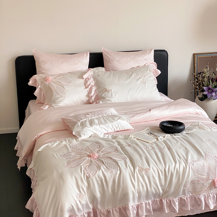 91家纺网 家纺一手货源 找家纺 曼布缇 2025新款A类莱赛尔竹纤维绣花四件套-海伦娜 海伦娜-粉 券后368起 会员减20