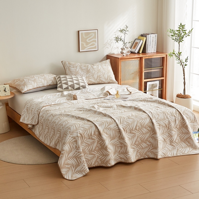 91家纺网 家纺一手货源 找家纺 梦镜家纺 2025新款A类针织双层纱盖毯毯子 细叶-浅咖色