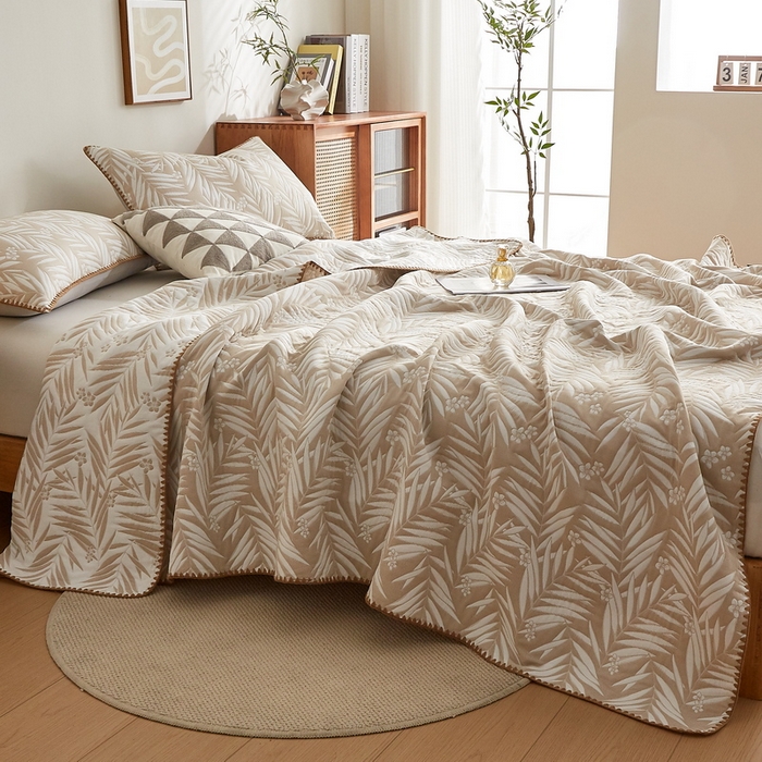 91家纺网 家纺一手货源 找家纺 梦镜家纺 2025新款A类针织双层纱盖毯毯子 细叶-浅咖色