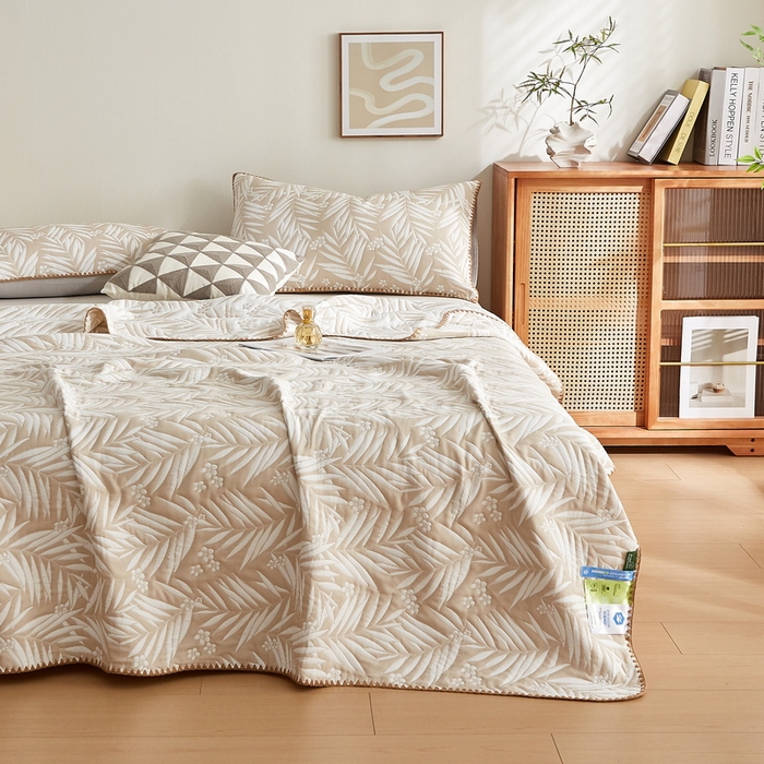 91家纺网 家纺一手货源 找家纺 梦镜家纺 2025新款A类针织双层纱盖毯毯子 细叶-浅咖色