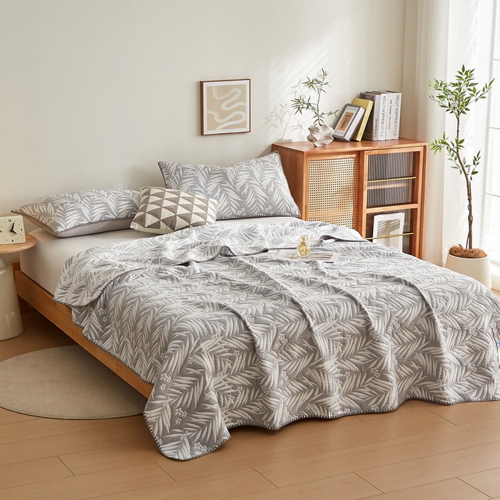 91家纺网 家纺一手货源 找家纺 梦镜家纺 2025新款A类针织双层纱盖毯毯子 细叶-雅致灰