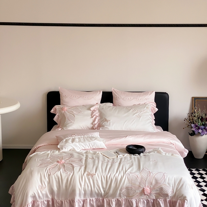 91家纺网 家纺一手货源 找家纺 曼布缇 2025新款A类莱赛尔竹纤维绣花四件套-海伦娜 海伦娜-粉 券后368起 会员减20