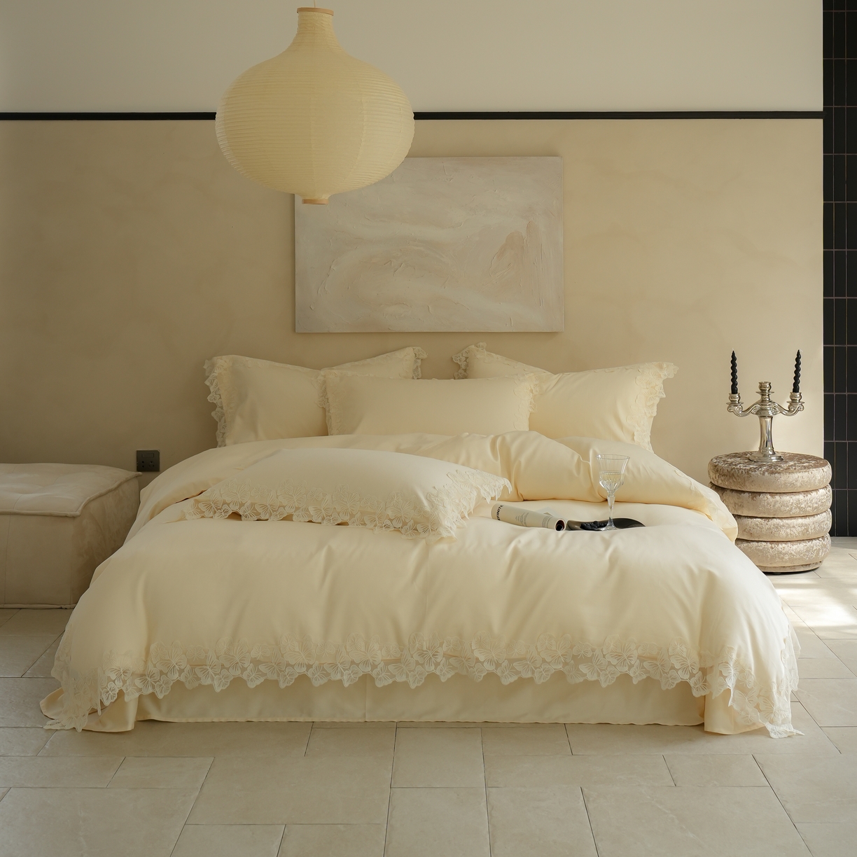 91家纺网 家纺一手货源 找家纺 秀色家纺 2025新款法式田园轻奢蕾丝荷叶边被套贡缎全棉四件套纯棉公主风高级床品（轻奢风） 星光蝴蝶-奶昔白