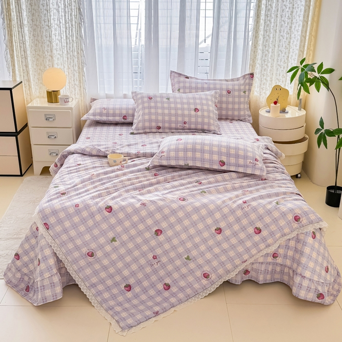 91家纺网 家纺一手货源 找家纺 梦可莱家居 2025夏季新款木棉夏被镂空花边床盖四件套 草莓