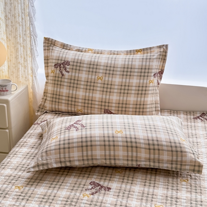 91家纺网 家纺一手货源 找家纺 梦可莱家居 2025夏季新款木棉夏被镂空花边床盖四件套 格子蝴蝶