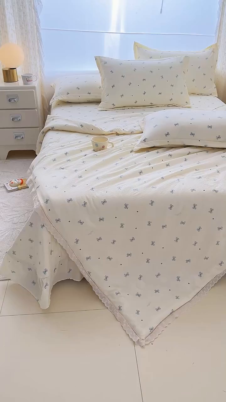 91家纺网 家纺一手货源 找家纺 梦可莱家居 2025夏季新款木棉夏被镂空花边床盖四件套 蝴蝶兰