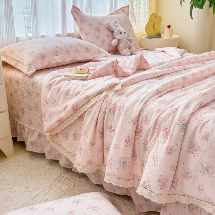 91家纺网 家纺一手货源 找家纺 梦可莱家居 2025夏季新款木棉夏被镂空花边床盖四件套 花语