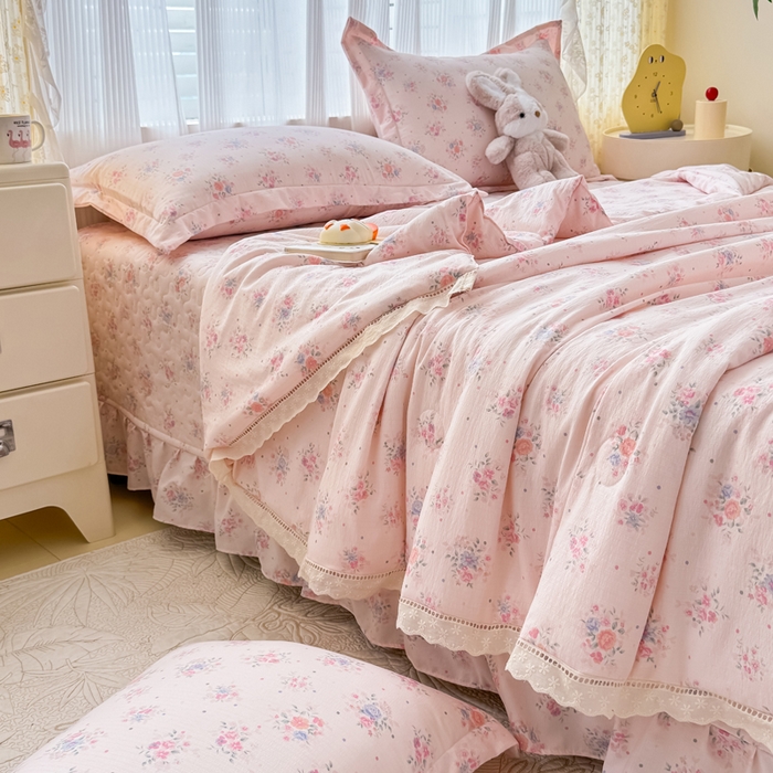 91家纺网 家纺一手货源 找家纺 梦可莱家居 2025夏季新款木棉夏被镂空花边床盖四件套 花语