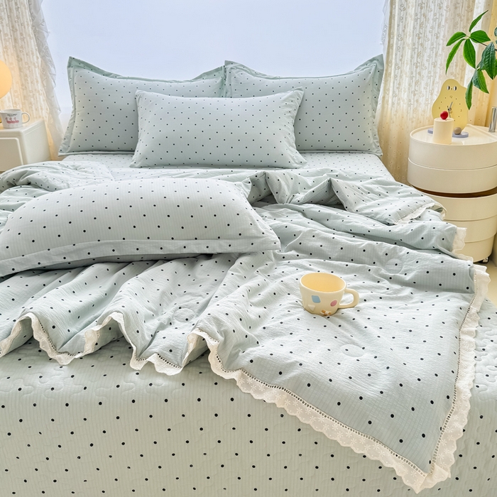 91家纺网 家纺一手货源 找家纺 梦可莱家居 2025夏季新款木棉夏被镂空花边床盖四件套 绿色波点